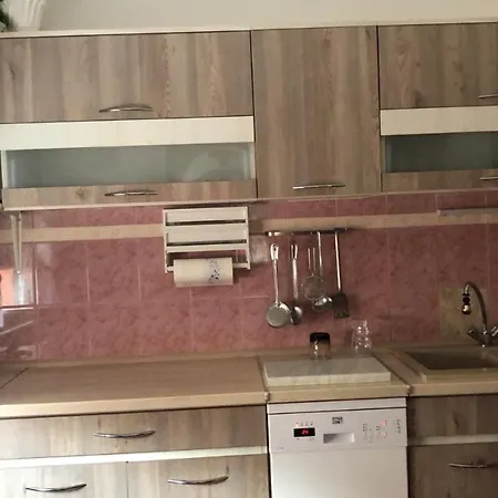 Fenyves Apartment